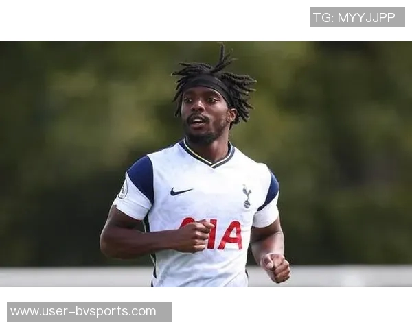 里昂冬窗计划租借恩德里克福法纳和莫顿将继续留队至明夏 里昂冬窗计划租借恩德里克福法纳和莫顿将继续留队至明夏